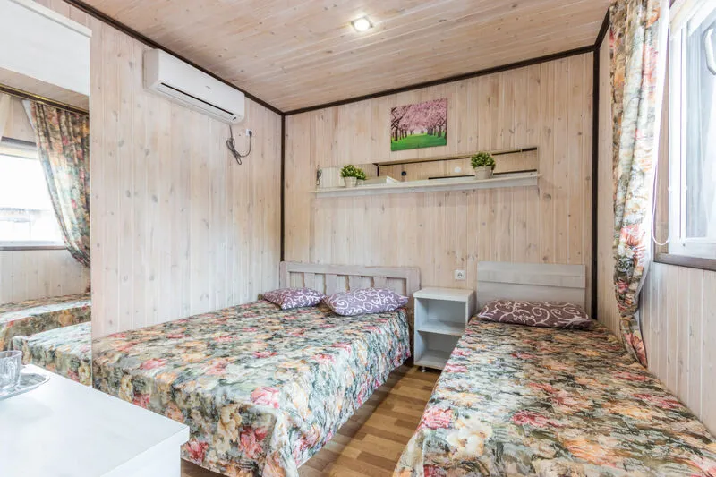 Домик 6-местный 2-комнатный