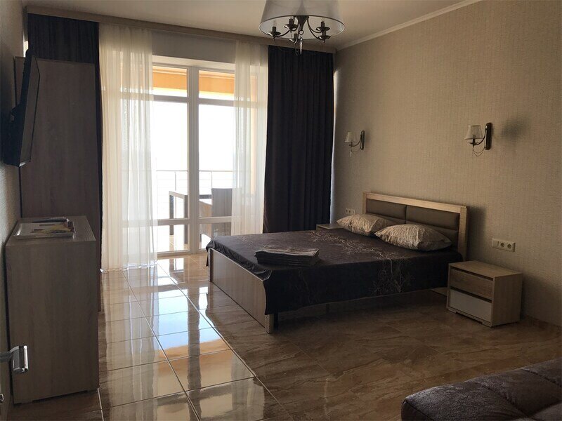 Люкс 5-местный 2-комнатный №12 (вид на море)