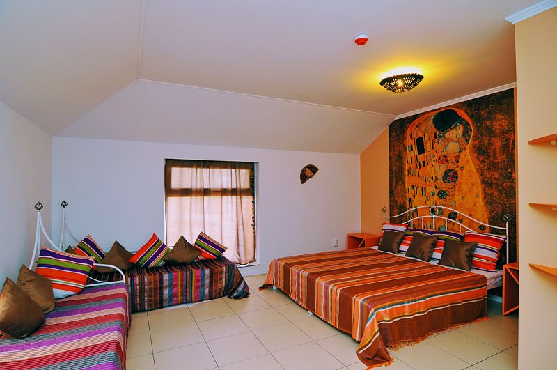 Комфорт «Поцелуй» 4-местный комната в мансарде