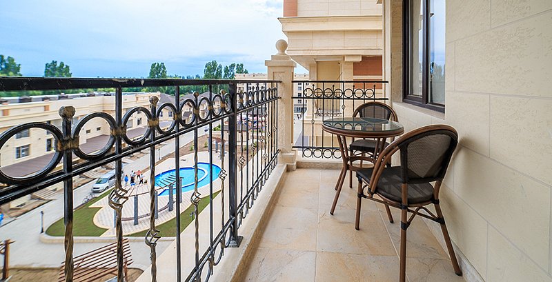 Люкс 4-местный 3-комнатный (Амбассадор)