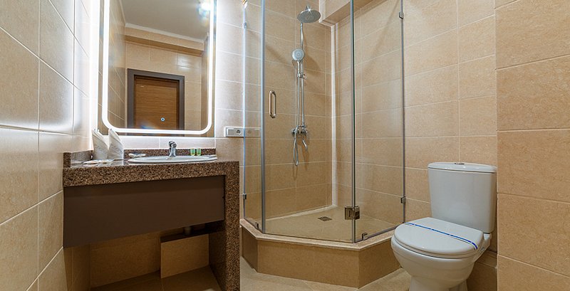 Люкс 4-местный 3-комнатный (Амбассадор)