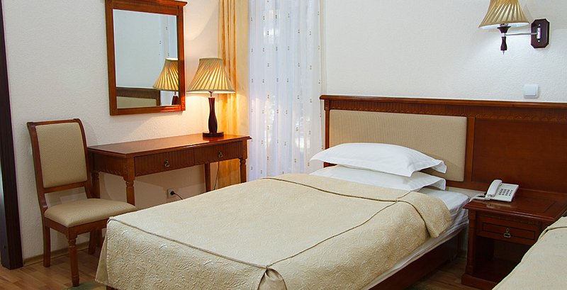 Люкс 4-местный 3-комнатный (коттедж Пальмира)