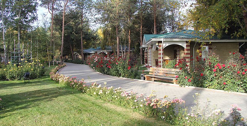 Люкс 4-местный 3-комнатный (коттедж Пальмира)