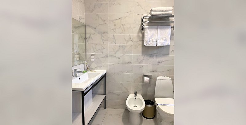 Люкс 4-местный 3-комнатный (коттедж Пальмира)