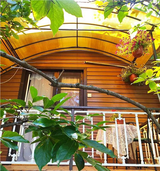 Домик 4-местный (с верандой)