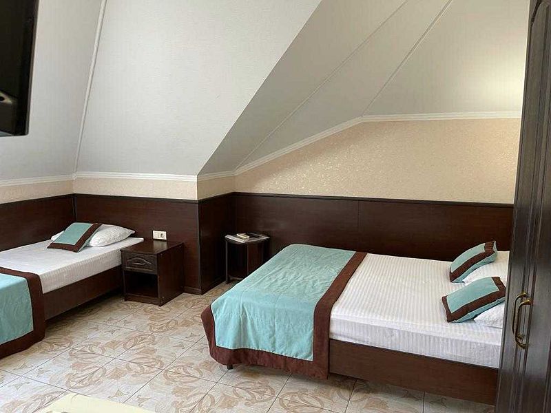 Мансардный 3-местный