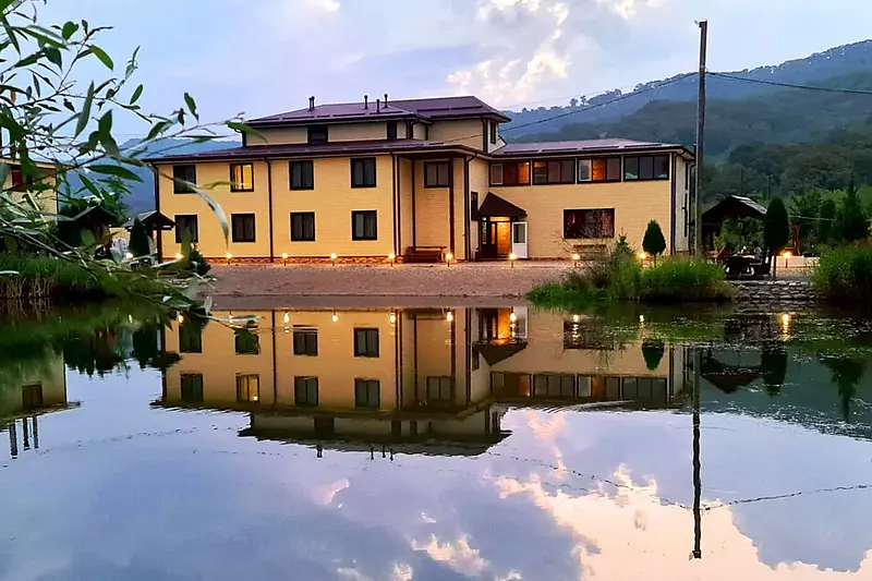 Гостевой дом Горное Озеро от Травел Хотелс Антураж, станица Даховская, Республика Адыгея