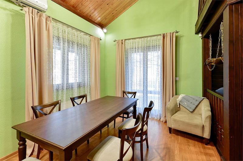 Коттедж 4-местный 2-комнатный (Шале)