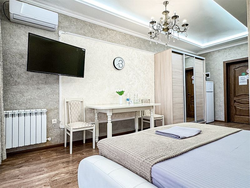 Люкс 2-местный (с балконом, вид на сосны)