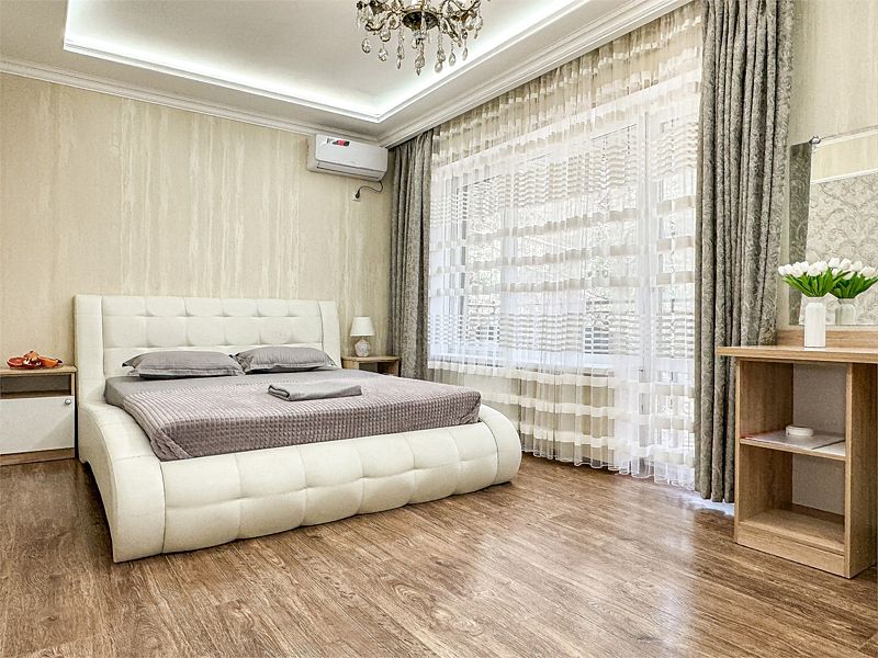 Люкс 4-местный 2-комнатный (с балконом, вид на сосны)