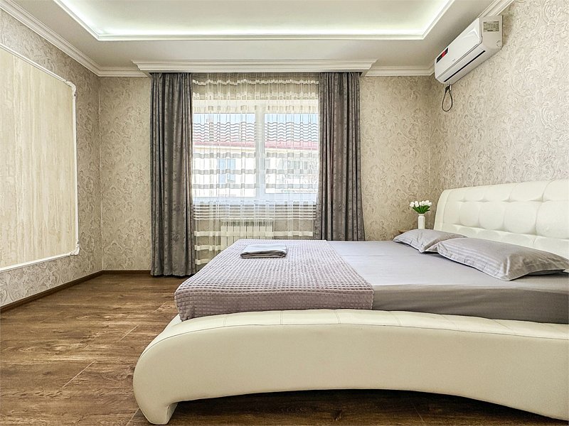 Люкс 4-местный 2-комнатный (с балконом, вид на сосны)