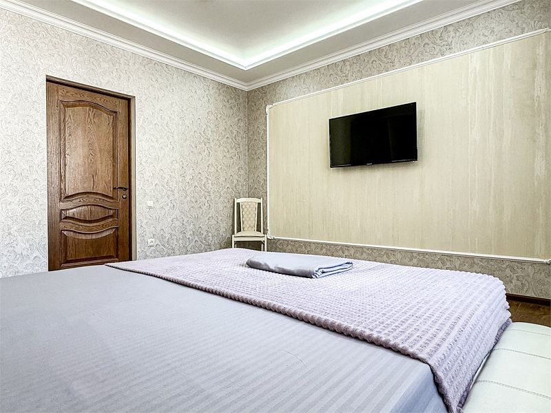 Люкс 4-местный 2-комнатный (с балконом, вид на сосны)