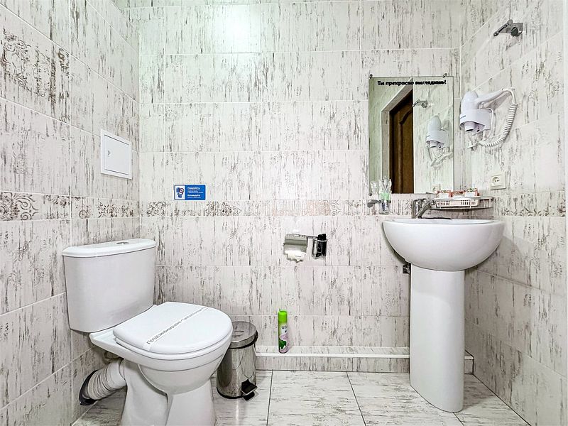 Люкс Супер 6-местный 2-комнатный (с балконом, вид на сосны)