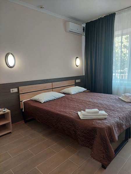 Стандартный 4-местный 2-комнатный (с балконом)