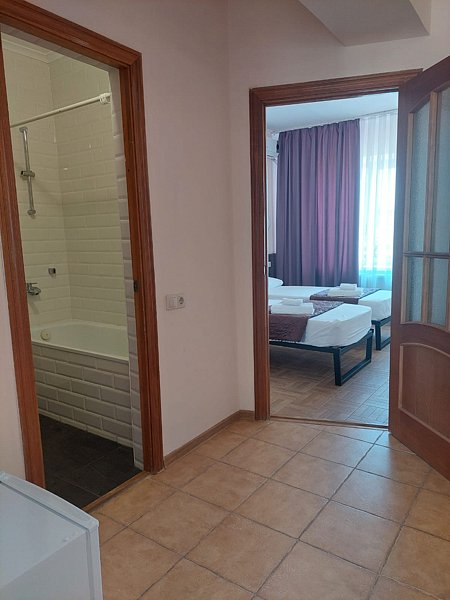 Стандартный 4-местный 2-комнатный (с балконом)