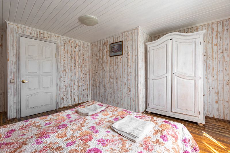 Домик Русский 6-местный 2-этажный (№1-6)