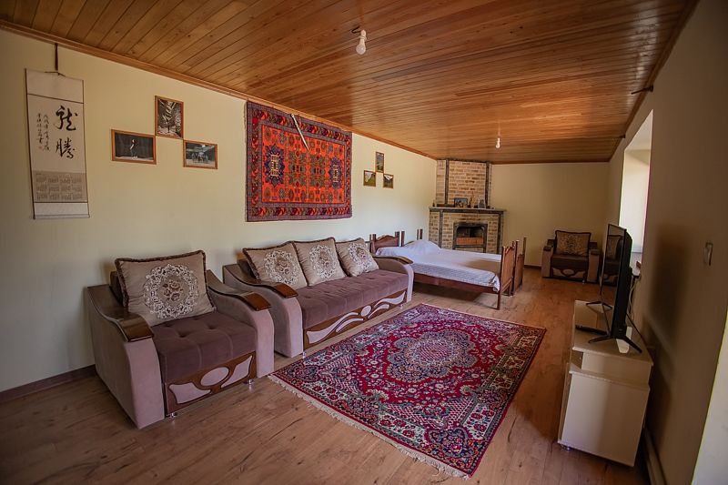 Стандартный 5-местный 1-комнатный (верхний дом, с камином)