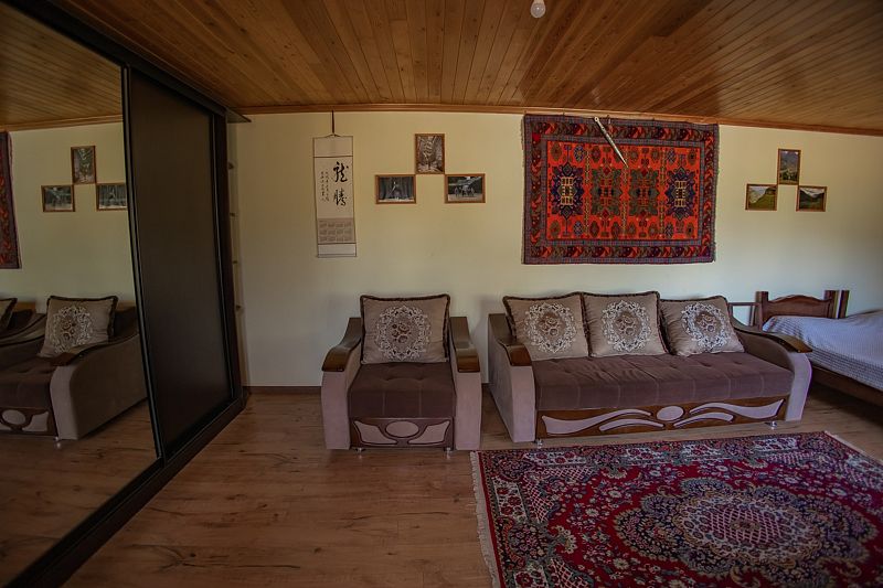 Стандартный 5-местный 1-комнатный (верхний дом, с камином)