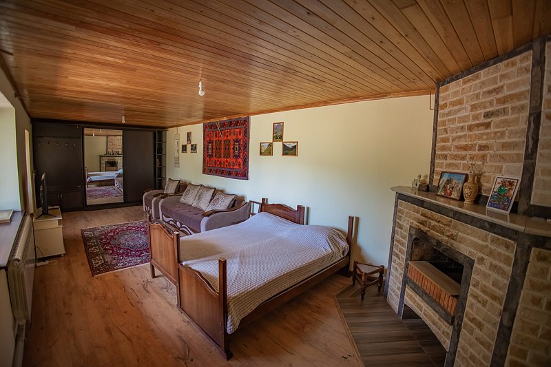 Стандартный 5-местный 1-комнатный (верхний дом, с камином)