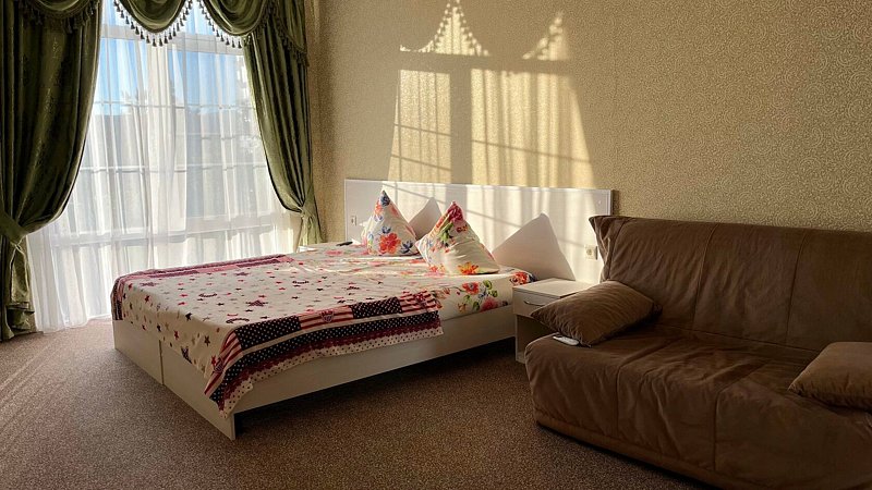 Апартаменты 4-местный (с собственным двориком)