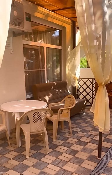 Апартаменты 4-местный (с собственным двориком)