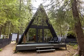 Коттедж A-frame Red, Гостевой дом ЁLKI Новожилово Drive, Приозерский район