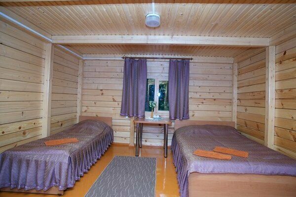 Внутри домика