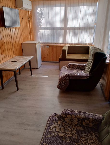 Домик 4-местный 2-комнатный (с кондиционером)