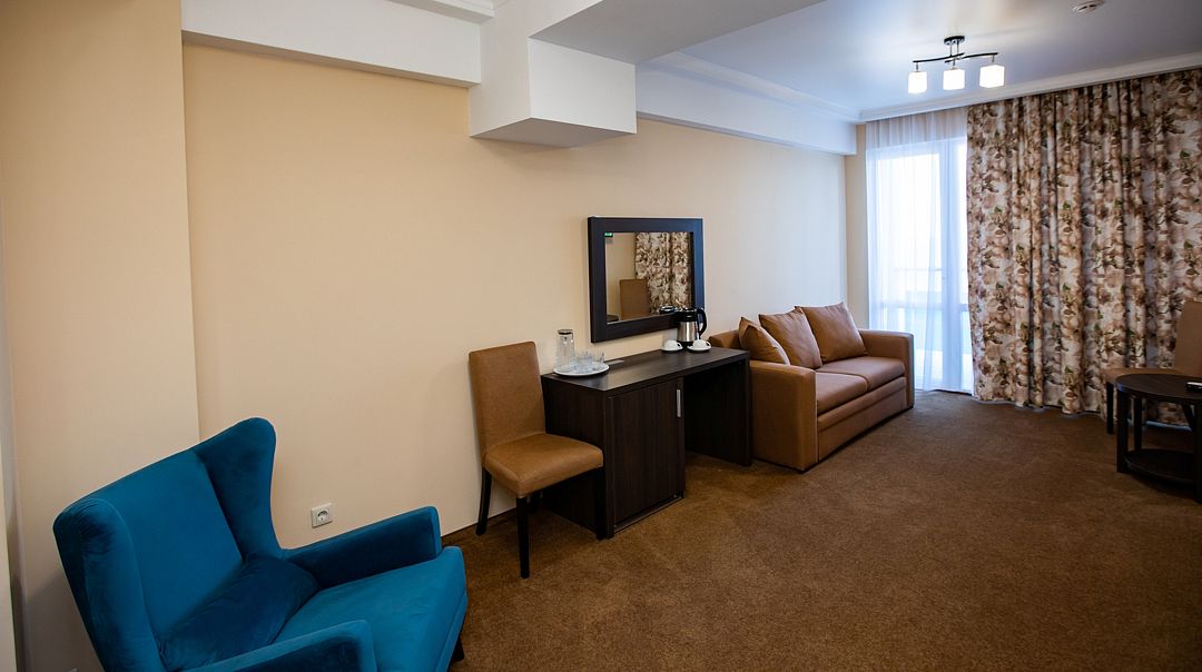 Люкс Комфорт 2-местный 2-комнатный (с ремонтом)