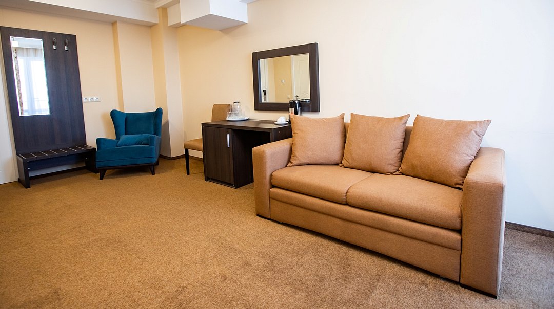 Люкс Комфорт 2-местный 2-комнатный (с ремонтом)