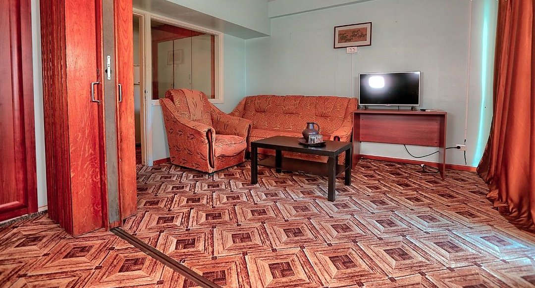 Полулюкс 2-местный 2-комнатный (без ремонта)