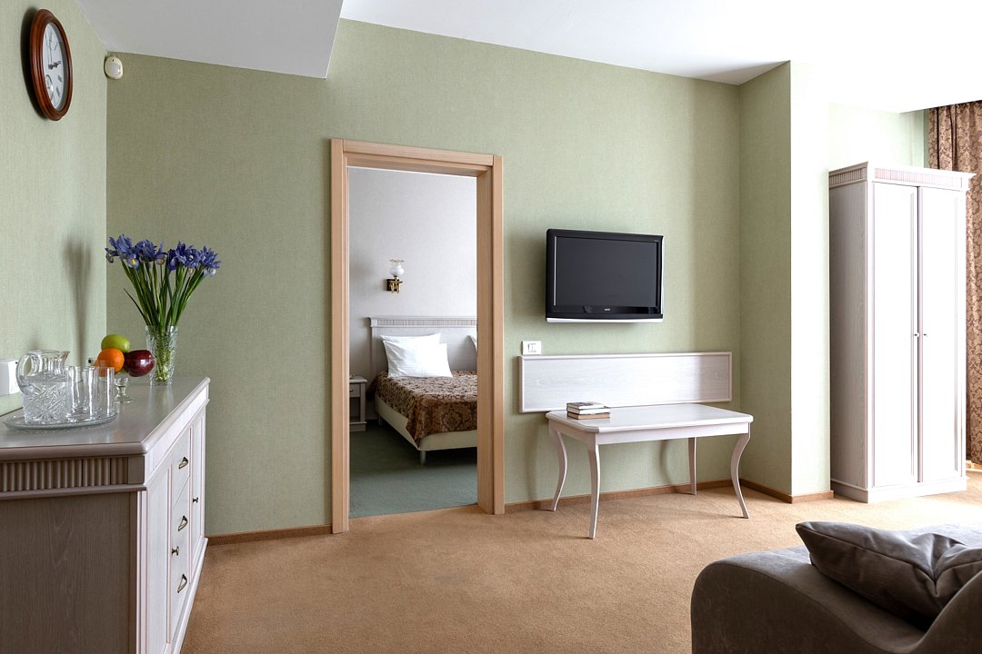 Люкс 4-местный 3-комнатный