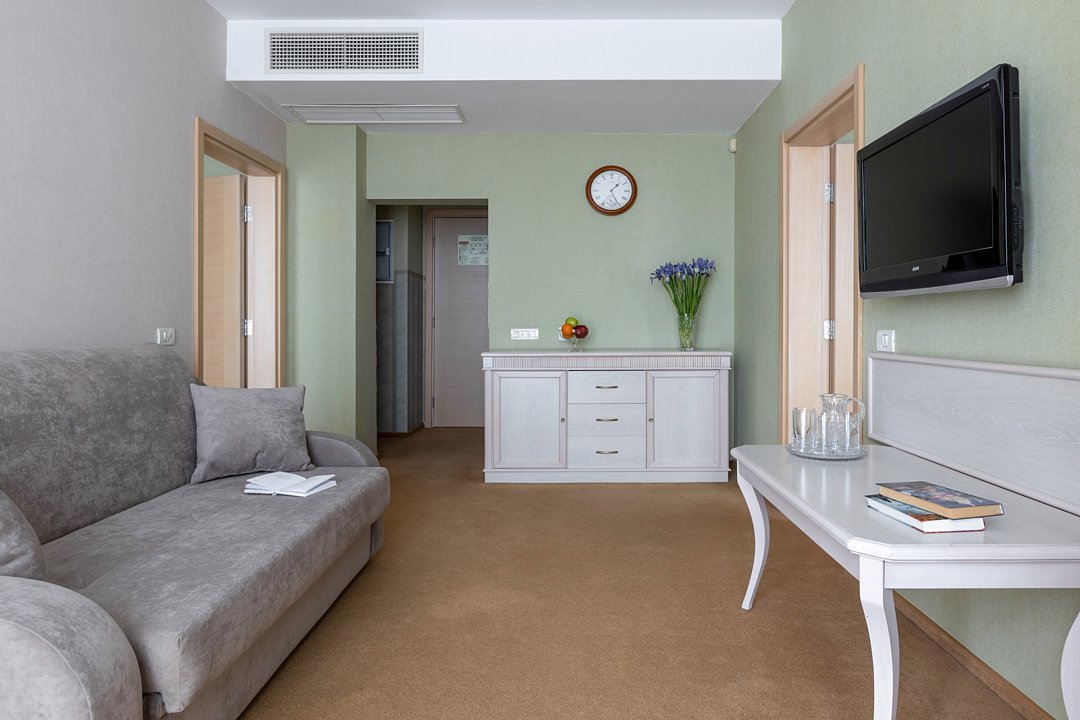 Люкс 4-местный 3-комнатный