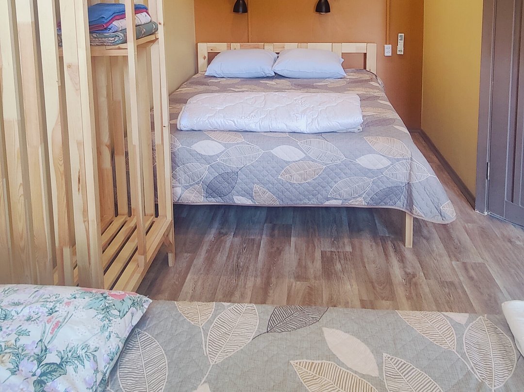 Номер 3-местный (в коттедже) 2- и 1-спальная кровати