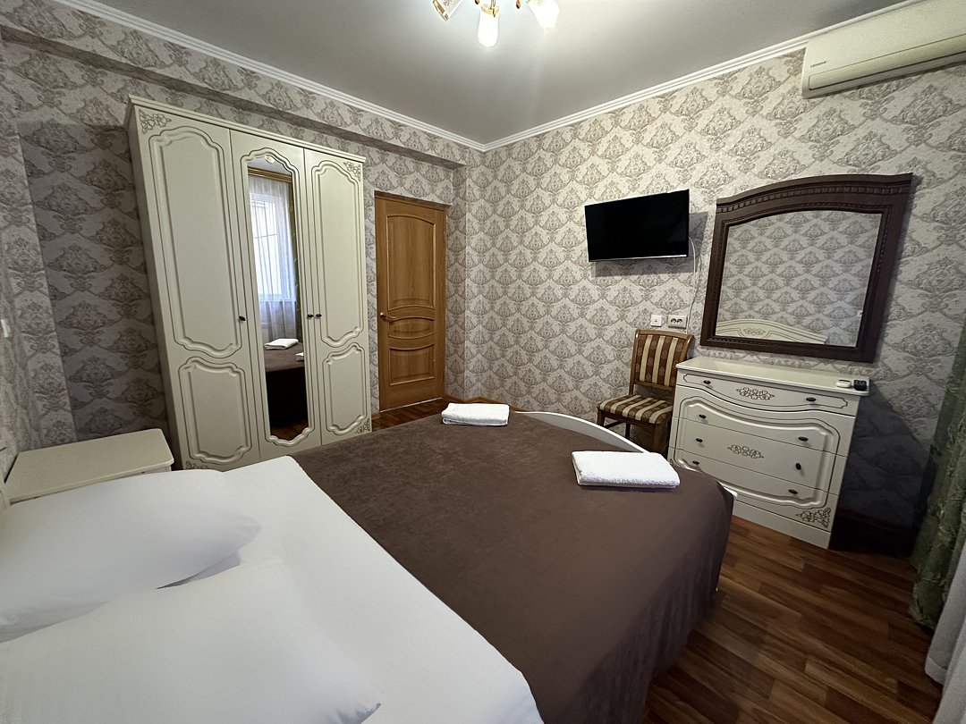 Стандартный 5-местный 2-комнатный (с балконом)