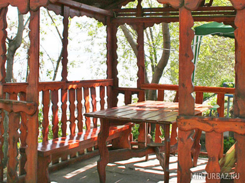 Деревянная беседка