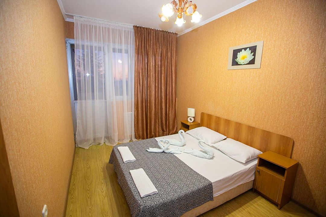 Люкс 4-местный 3-комнатный («Евро», вид на море)