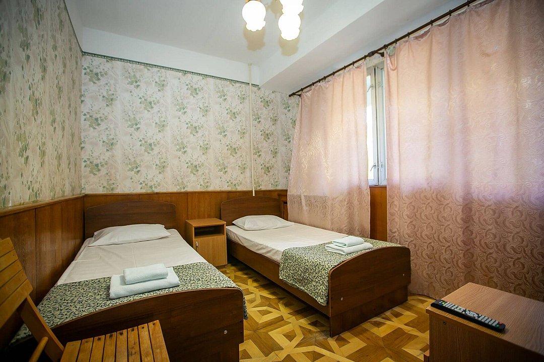 Стандартный 2-местный (2 категория, с лоджией, вид на горы)