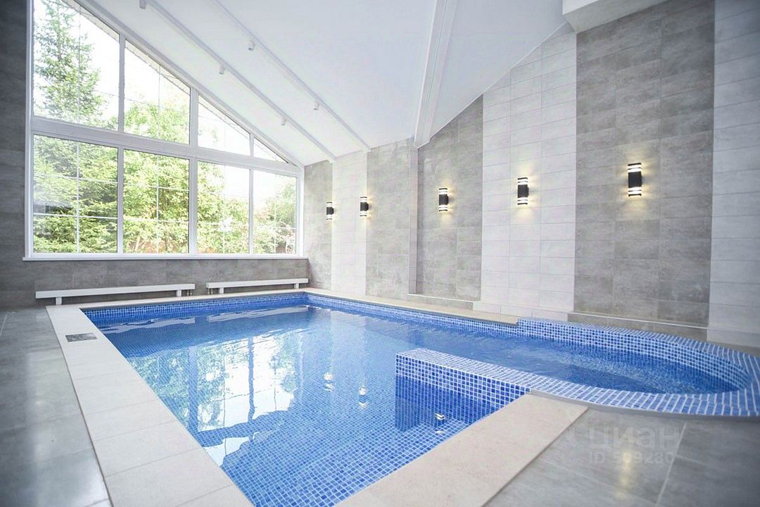 Замок на берегу озера, Московская область: фото 4