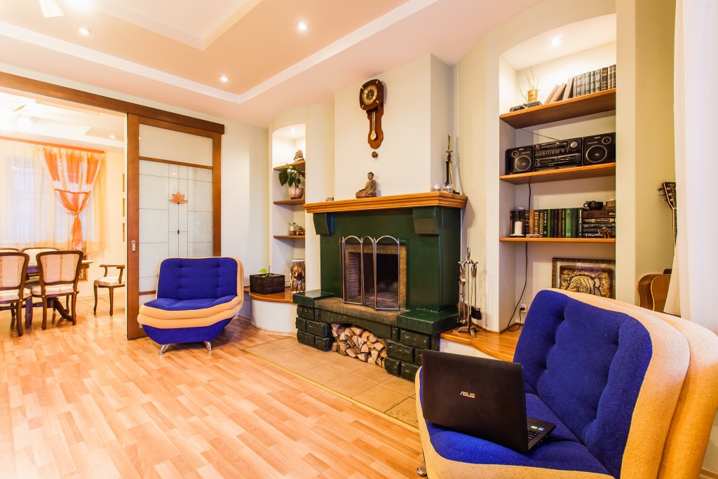 Вилла-Центр, вид на море и центральную площадь, Приморский край, Владивосток 