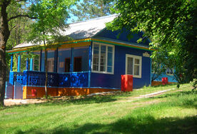 Домик деревянный 3-х местными номерами, Туристическая база Голубые огни, Красный яр