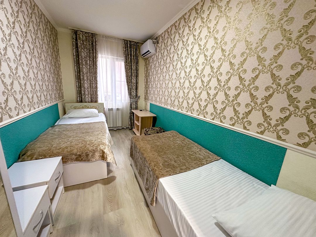 Семейный 4-местный 2-комнатный (с балконом, 3 этаж)