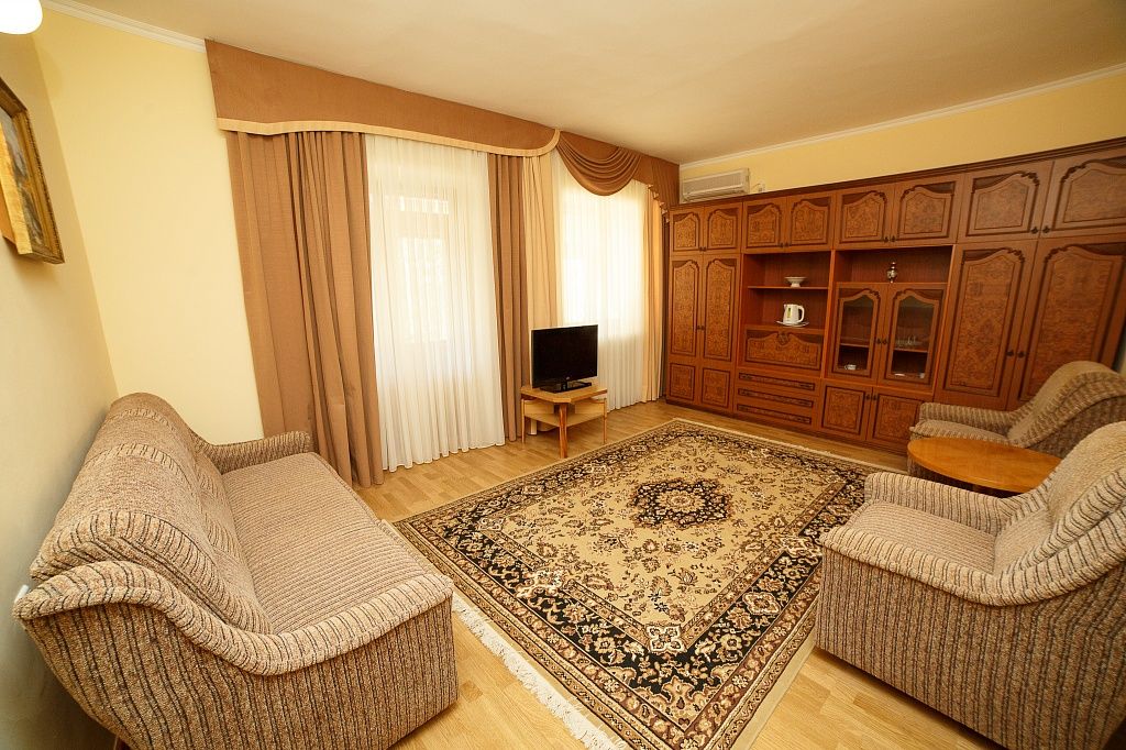 Люкс 2-местный 2-комнатный (корпус 1, 6 категория)