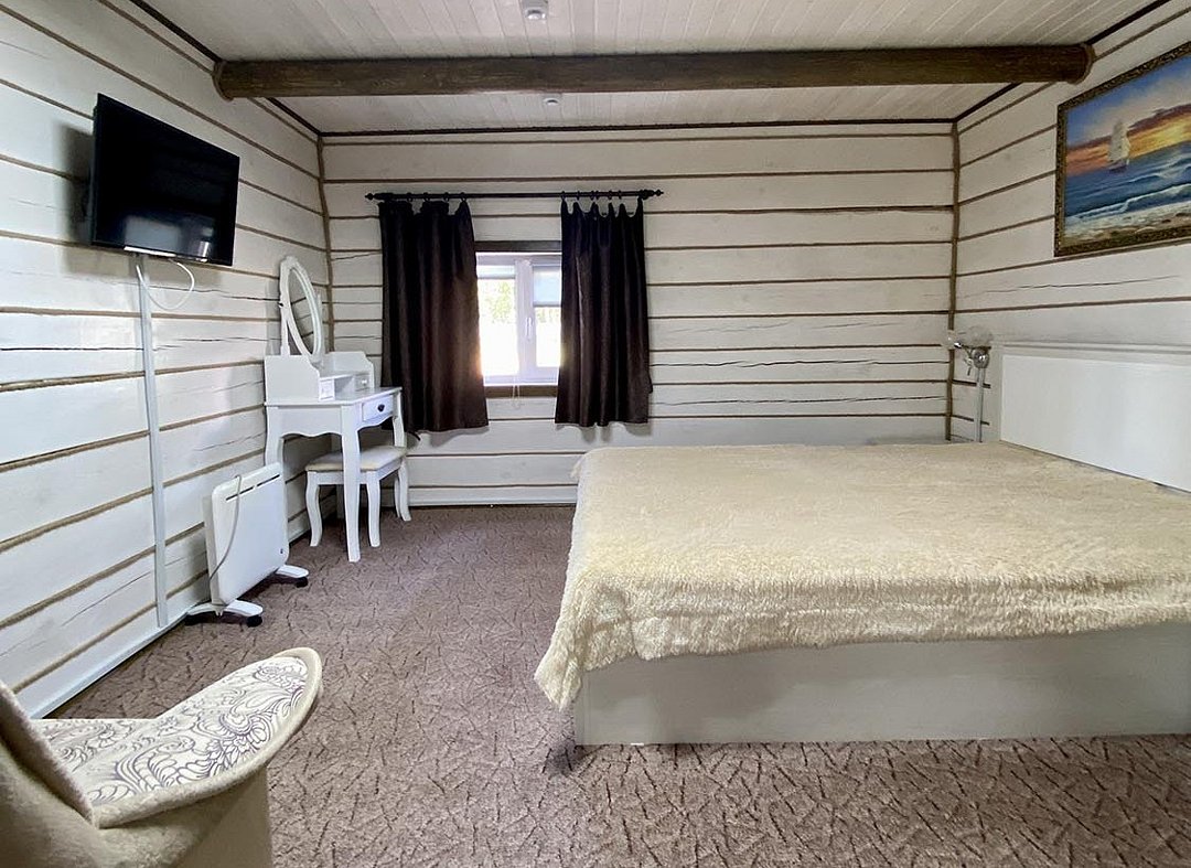 Коттедж 2-местный VIP (улица Лесная) с сауной