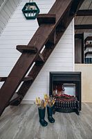 Афрейм Глэмп, Глэмпинг Хеллоферма, Красный Партизан