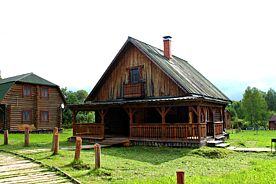 Четырёхместный Дом Калужский с красивым видом из окна, Охотничье-рыболовная база Сафари Парк, Гамзюки