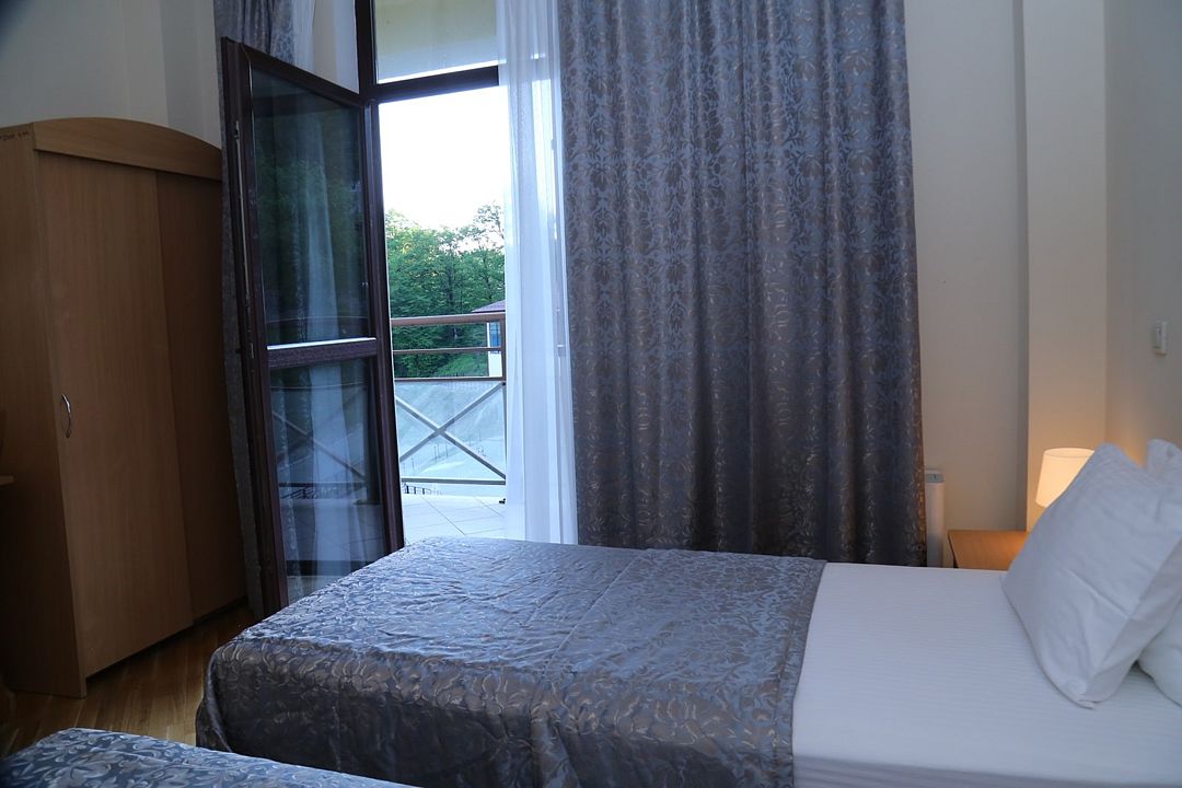 Стандартный 2-местный (TWIN, с балконом, корпус 4)