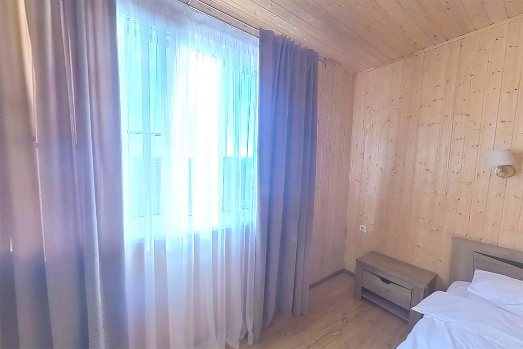 Стандартный 4-местный 2-комнатный (над сауной)