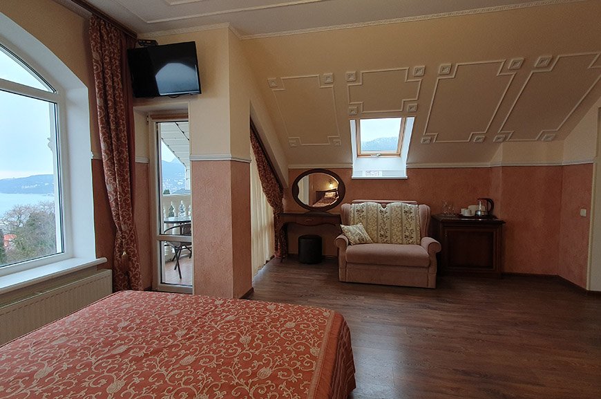 Люкс 4-местный 2-комнатный