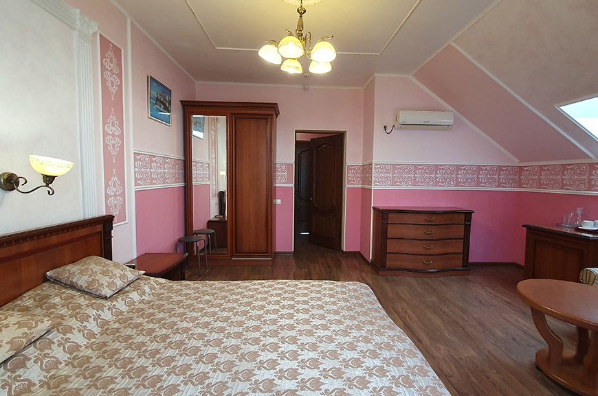 Люкс 4-местный 2-комнатный